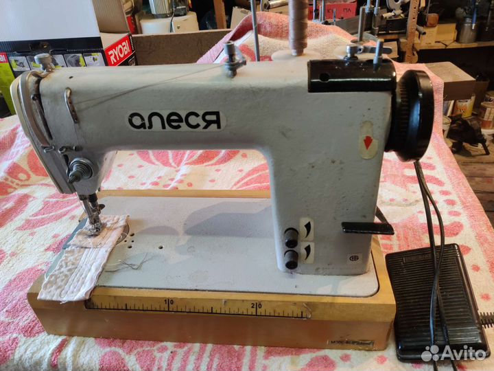 Швейная машина Алеся