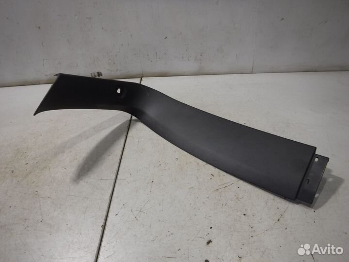 Обшивка двери багажника Opel Astra H