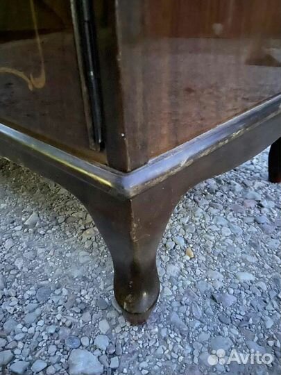 Маленький, миниатюрный сервантик. Румыния.Винтаж