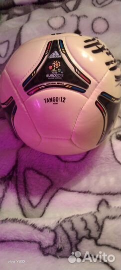 Мяч adidas mini с автографом футболиста