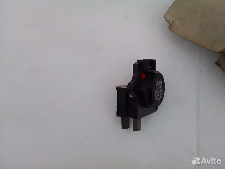 Регулятор напряжения 543702