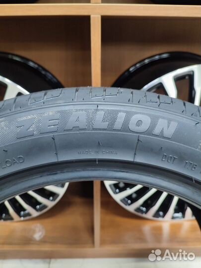 Zmax Zealion 245/45 R18 100W