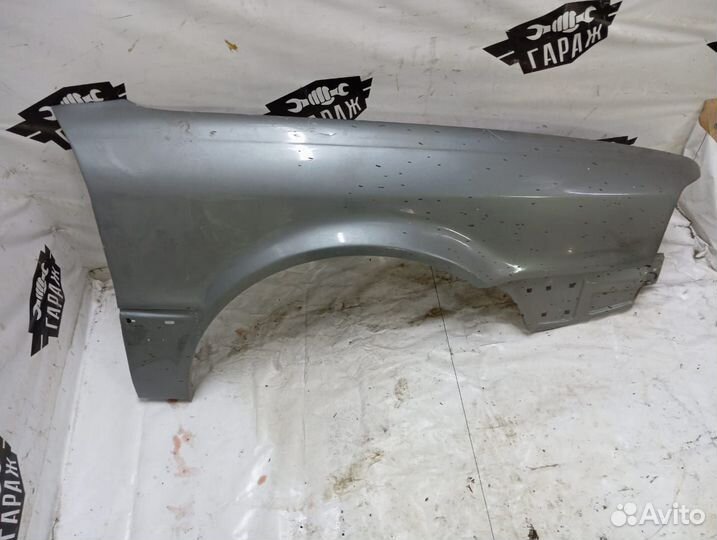 Крыло правое Audi 80 B3
