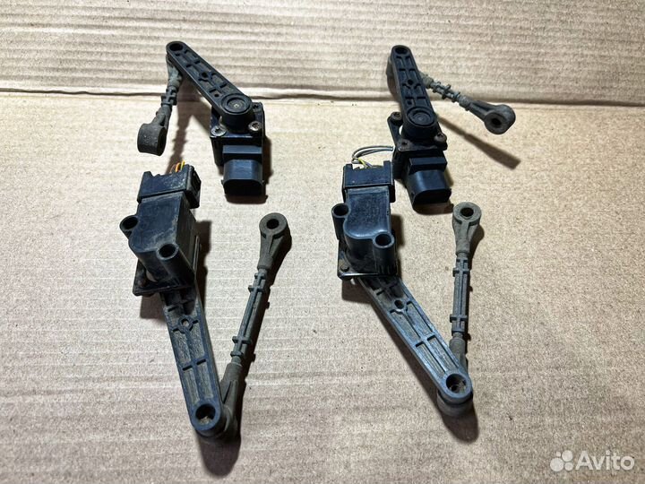 Датчик положения кузова на Land Rover Discovery 3