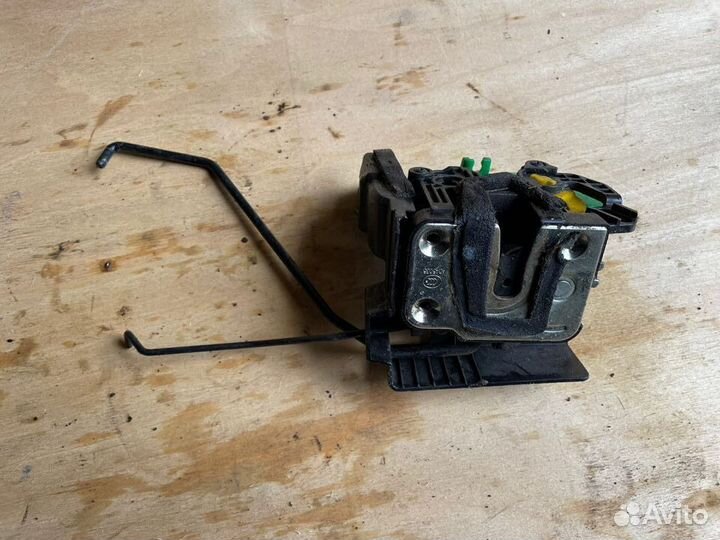 Хендай солярис замок двери передний левый водитель