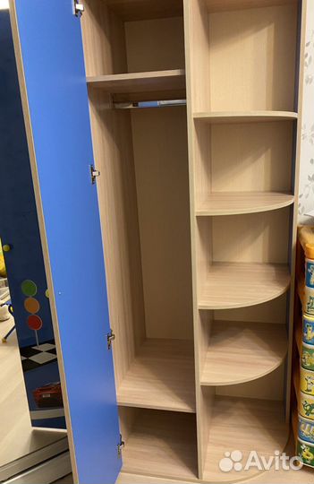 Шкаф в детскую с машиной