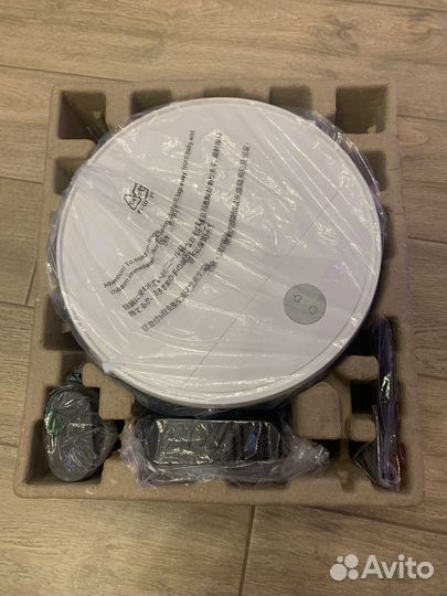 Робот пылесос Midea vcr04w