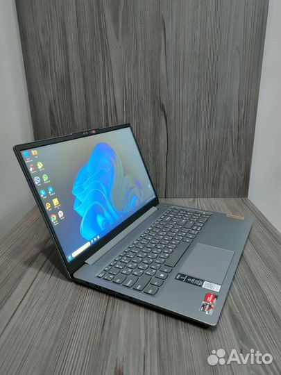 Новый Lenovo ryzen 5 7520U 8Gb 256Gb