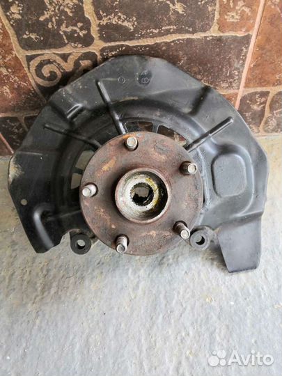 Ступица правая и левая передняя Lexus rx300