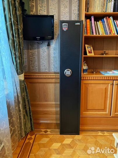 Сейф оружейный Valberg арсенал 161Т EL