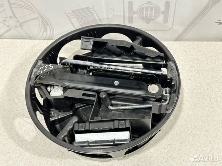 Ниша под инструмент Mercedes-Benz C W204 OM651.911