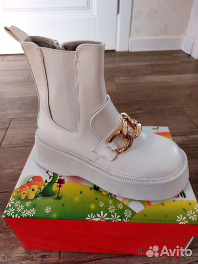 Ботинки для девочки
