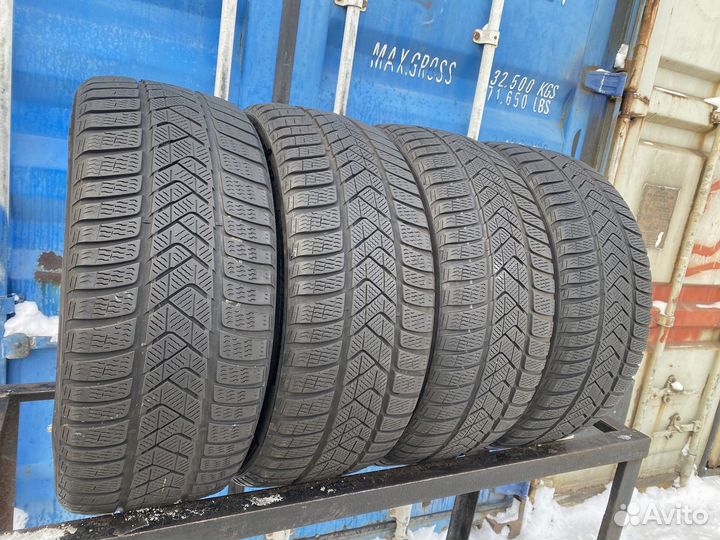 Pirelli Winter Sottozero 3 235/45 R18 98V