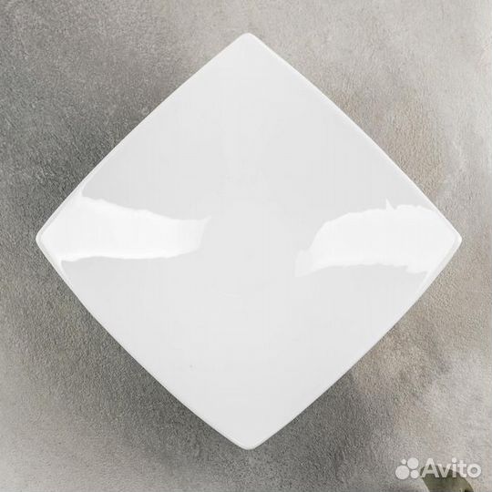 Блюдо фарфоровое квадратное Wilmax, d18,5 см