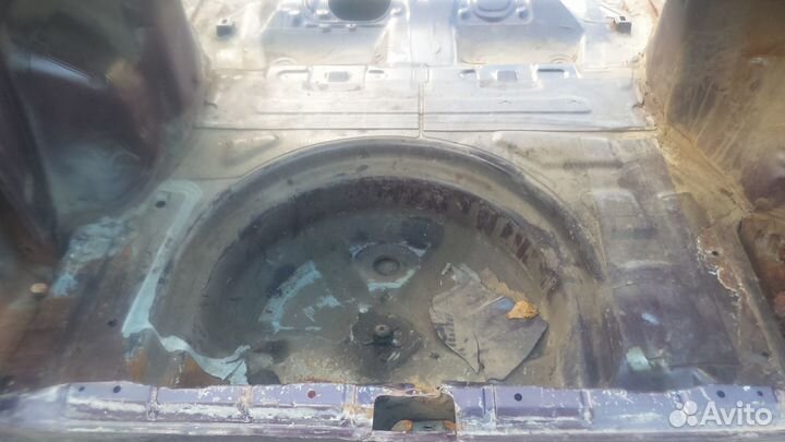 Задняя часть тойота карина Е