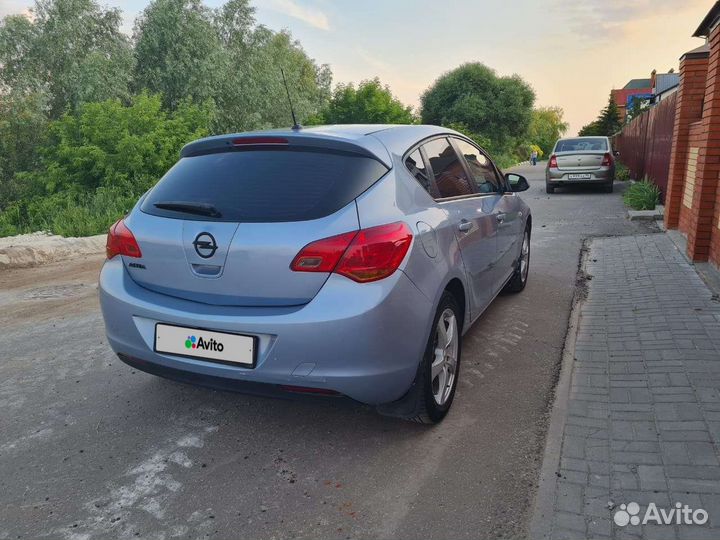 Opel Astra 1.6 МТ, 2010, 203 000 км