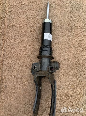 Передний левый амортизатор Порше Кайен 955/957