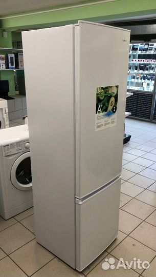 Холодильник с морозильником dexp TF275D белый