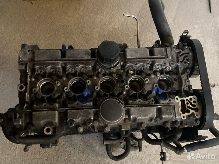 1001837007 Volvo S 60,S 80 головка блока цилиндров