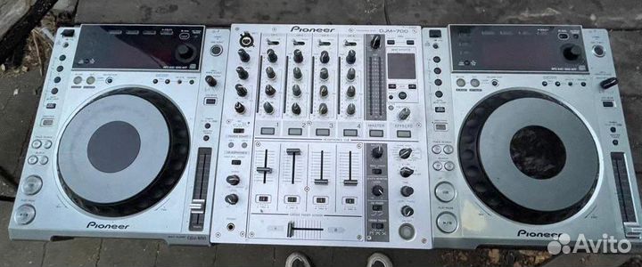 Диджейский стол