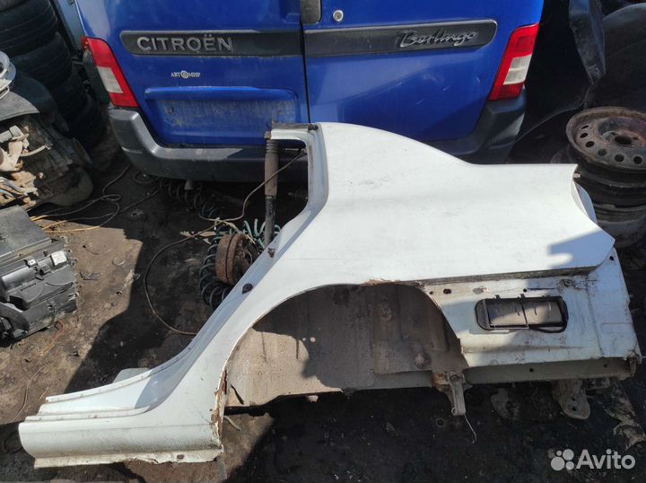 Крыло заднее левое Renault symbol 1