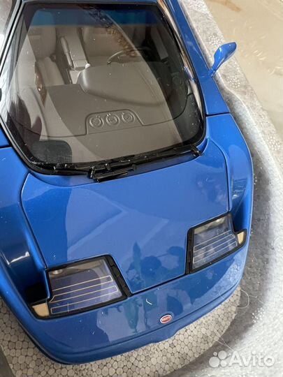 Bugatti EB110 autoart 1 18