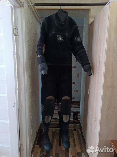 Гидрокостюм