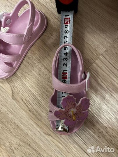 Босоножки для девочки 24-25 р. Reserved