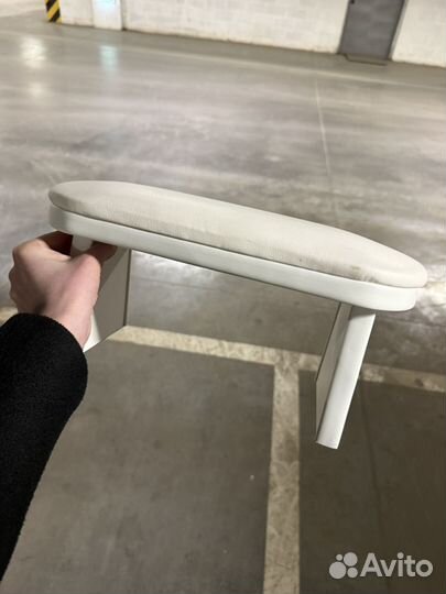 Подставка для маникюра белая