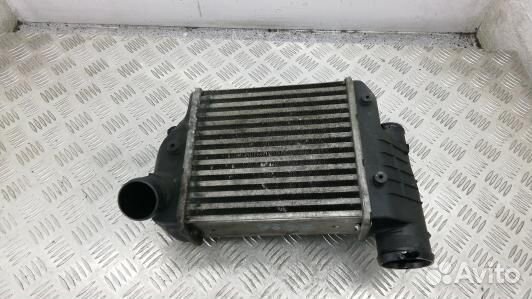 Радиатор интеркуллера audi A6 C6 (93X01KC02)