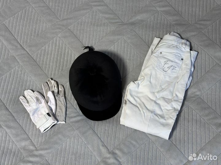 Перчатки и шлем для верховой езды