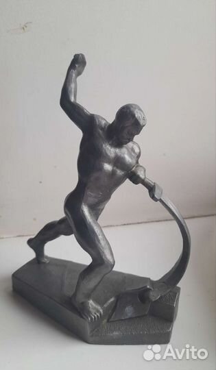 Статуэтка. Вучетич. СССР