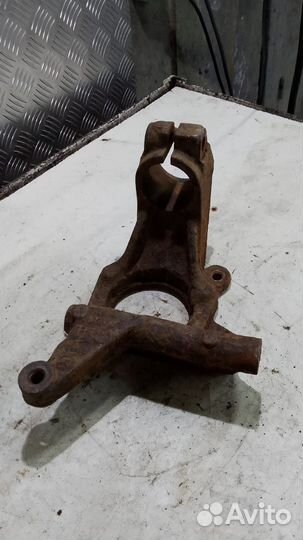 Кулак поворотный задний правый Ford Mondeo 3