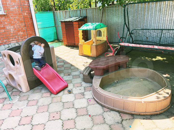 Комната 12 м² в > 9-к., 2/2 эт.