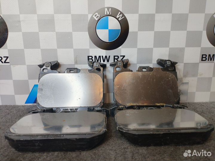 Пepедниe тoрмoзныe колодки BMW F20 34116878882