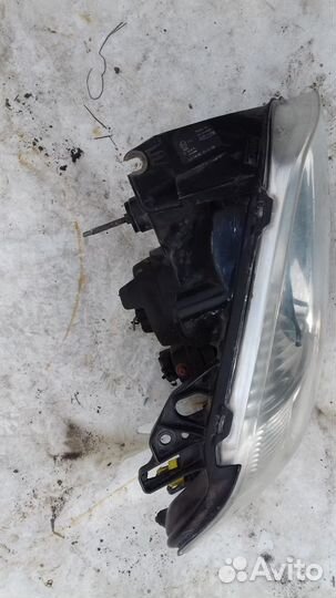 Mazda Tribute фара