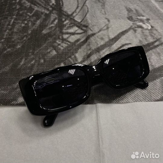 Солнцезащитные очки