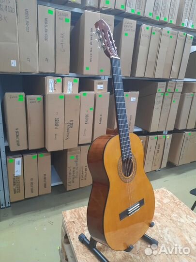 Гитара Yamaha c40