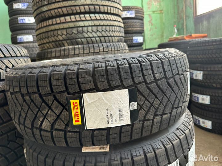 Pirelli Ice Zero FR 215/55 R18 99H