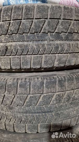 Bridgestone Blizzak VRX 215/65 R16 98S
