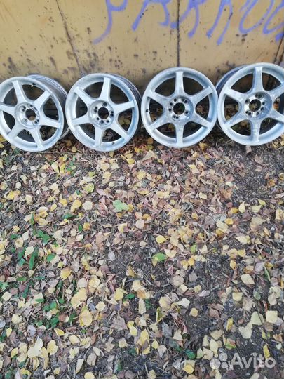 Продам литые диски универсальные