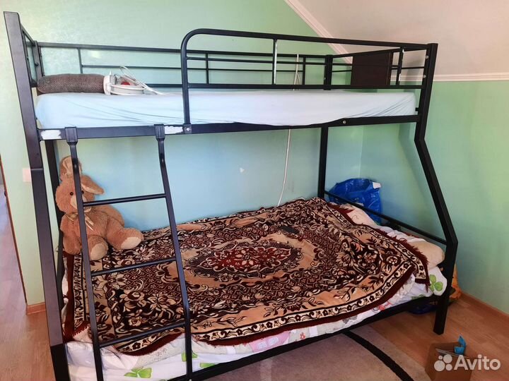 Двухъярусная кровать металлическая бу