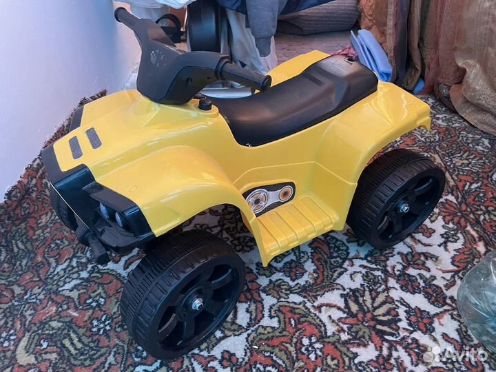 Детский электромобиль