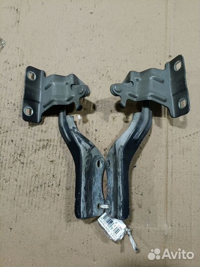 Петля капота Nissan X-trail NT31