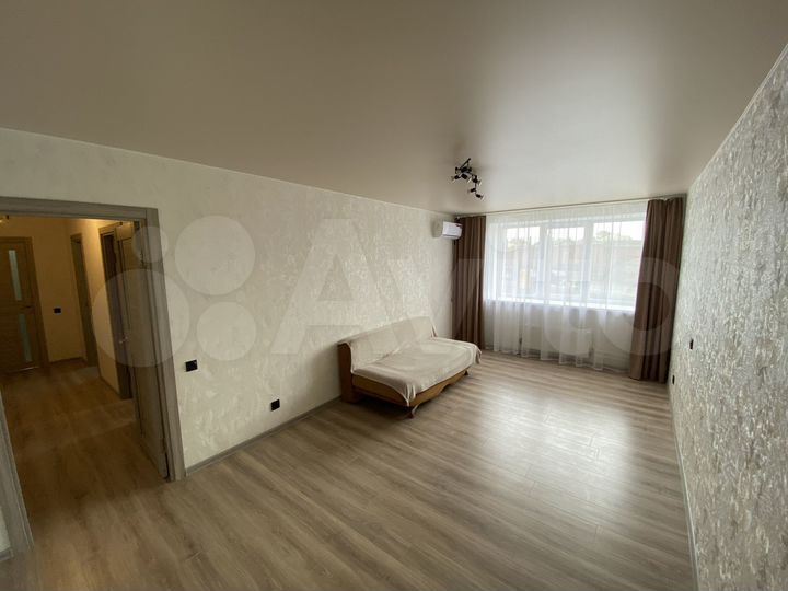 2-к. квартира, 60 м², 1/10 эт.