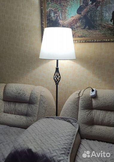 Торшер напольный с абажуром