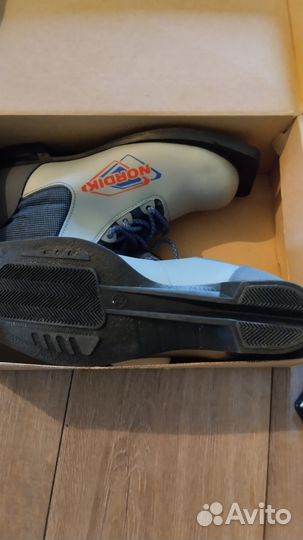 Беговые лыжи и ботинки