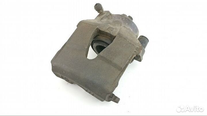 Суппорт передний правый Skoda Yeti 5L cbzb 2010