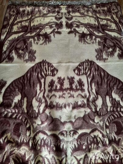 Одеяло, подушки, покрывало