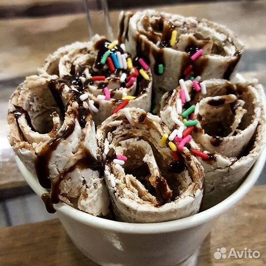 Жареное ролл мороженое на праздник